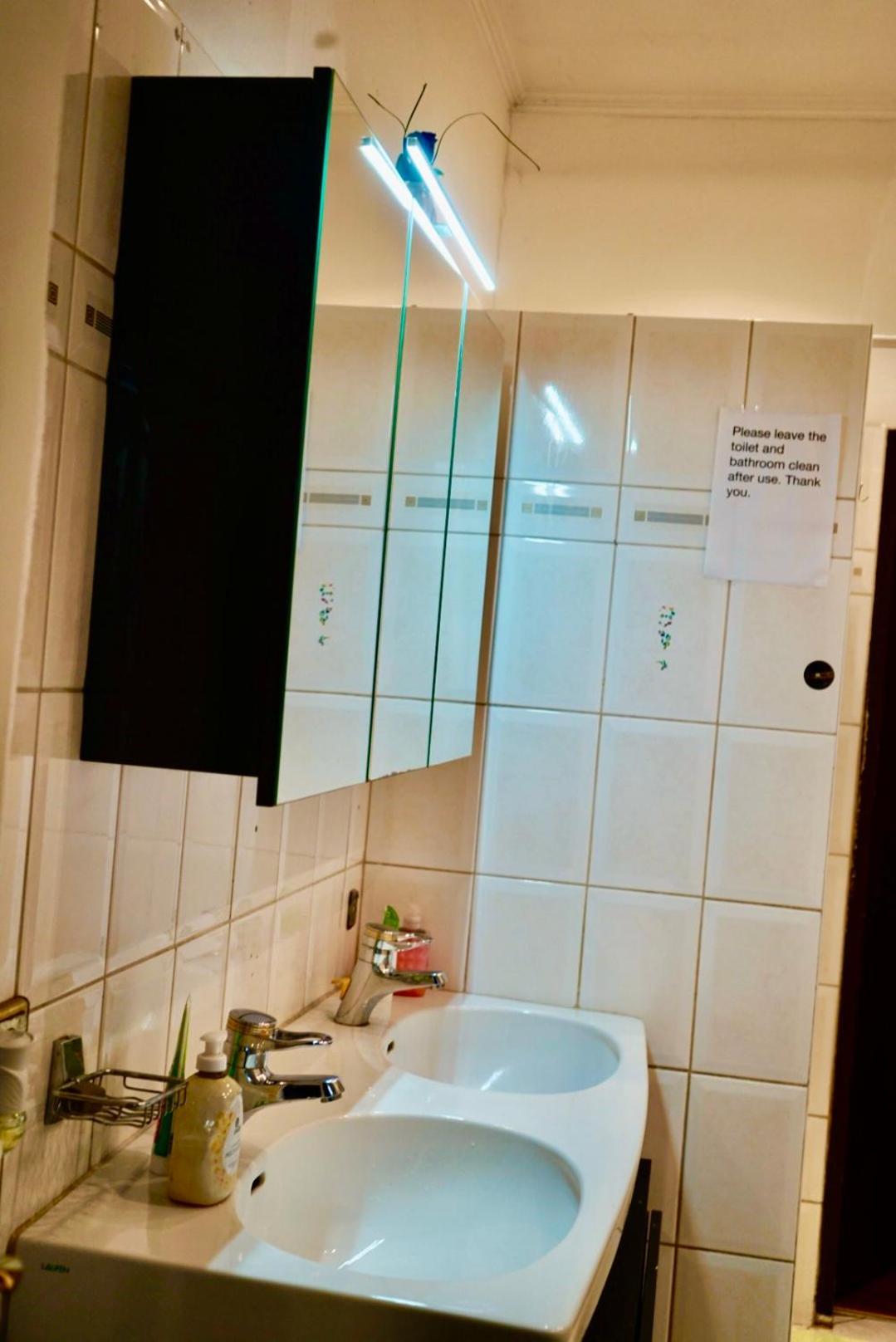U6 Schoepfwerk Hostel 1 Vienna Esterno foto